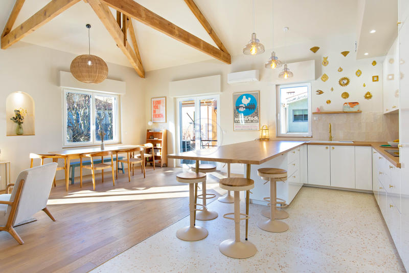 Appartement - 160 m² - 5 pièces