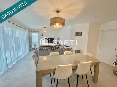 Maison - 94 m² - 5 pièces