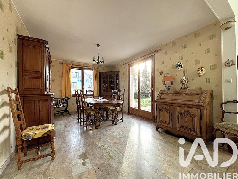 Maison - 261 m² - 9 pièces