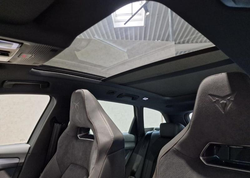 Cupra Leon Sport Tourer 272 Vz Hybrid Rechargeable / Toit Ouvrant Volant Super Caméra de Recul Coffre et Sieges Elec Sennheiser