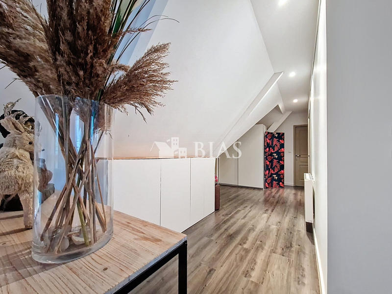 Maison contemporaine - 197 m² - 7 pièces