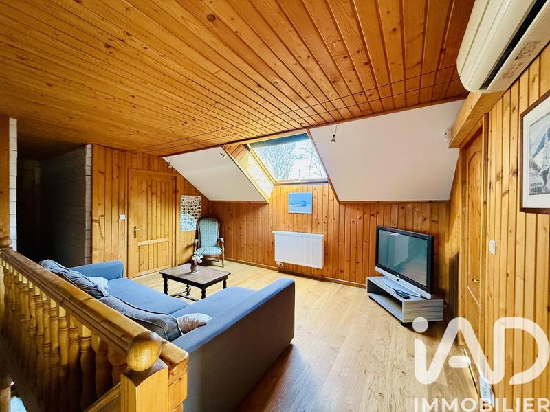 Maison - 230 m² - 7 pièces