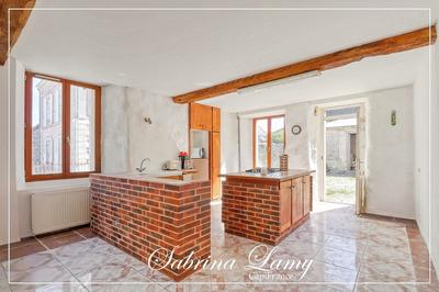 Maison - 210 m² - 7 pièces