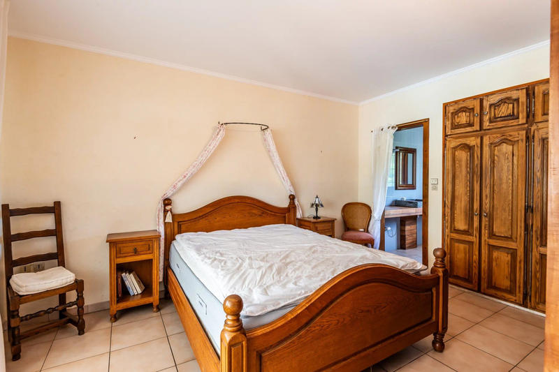 Maison - 380 m² - 9 pièces