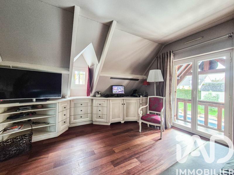 Maison - 213 m² - 7 pièces