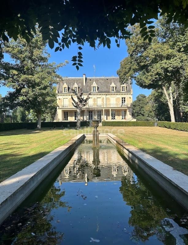 Château - 838 m² - 26 pièces