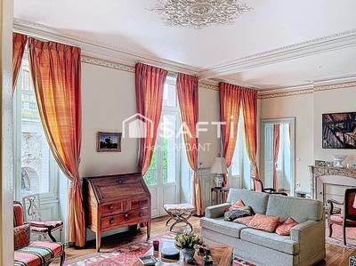 Appartement - 180 m² - 6 pièces