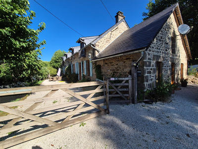 Maison - 265 m² - 9 pièces