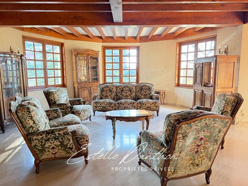 Maison - 193 m² - 8 pièces