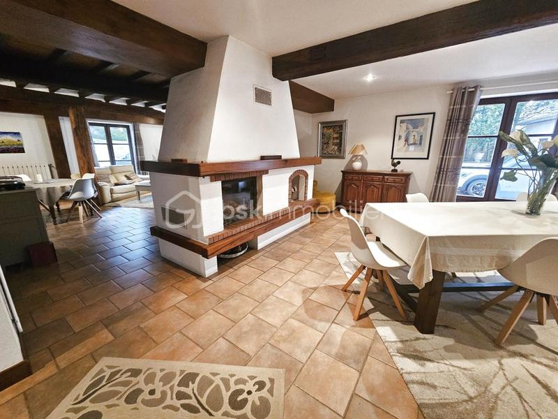 Maison - 235 m² - 7 pièces