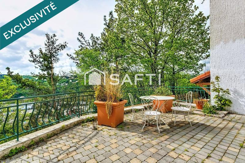 Maison - 185 m² - 8 pièces