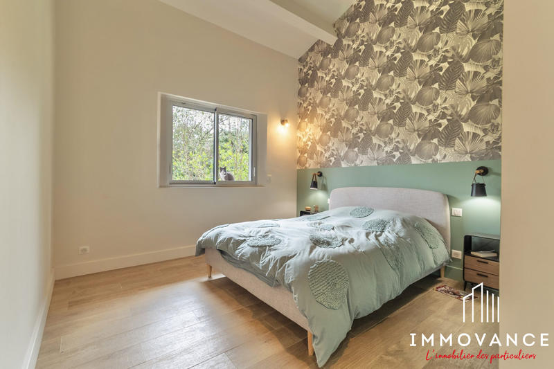 Maison traditionnelle - 240 m² - 6 pièces