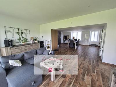 Maison - 160 m² - 7 pièces