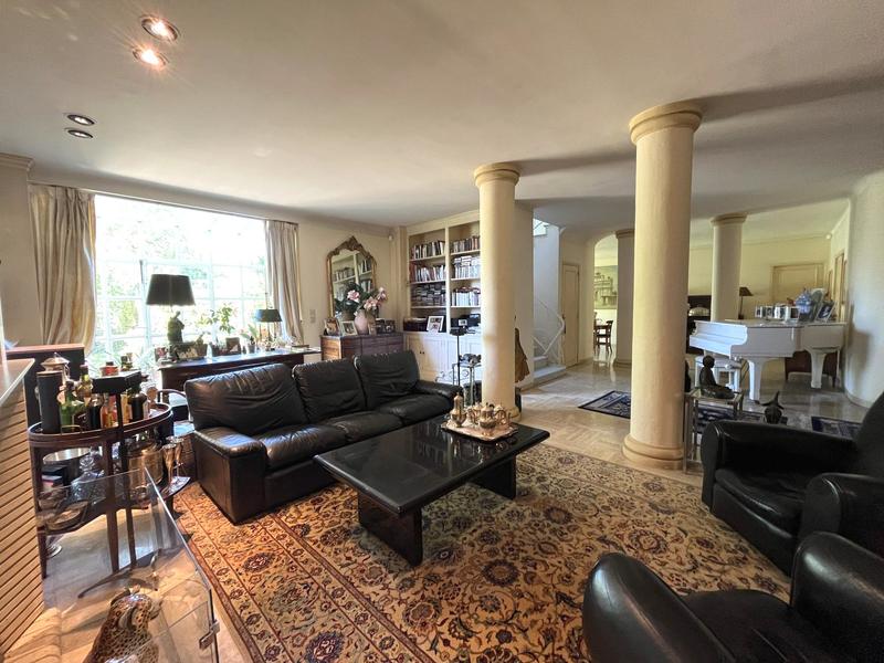 Maison - 273 m² - 7 pièces