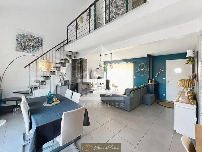 Maison - 90 m² - 4 pièces