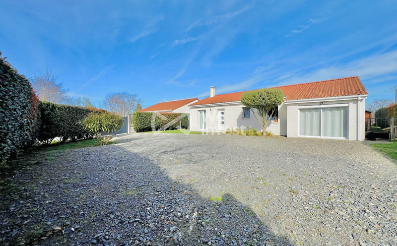 Maison - 95 m² - 5 pièces