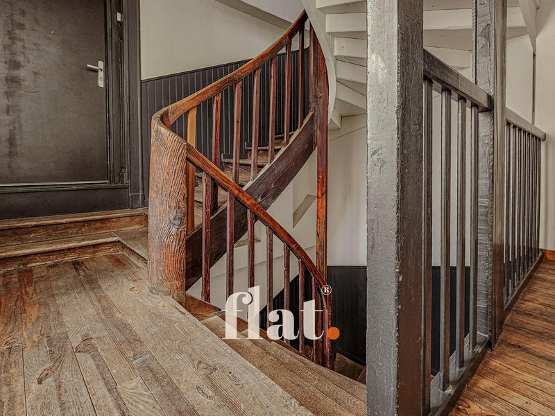 Loft - 130 m² - 5 pièces