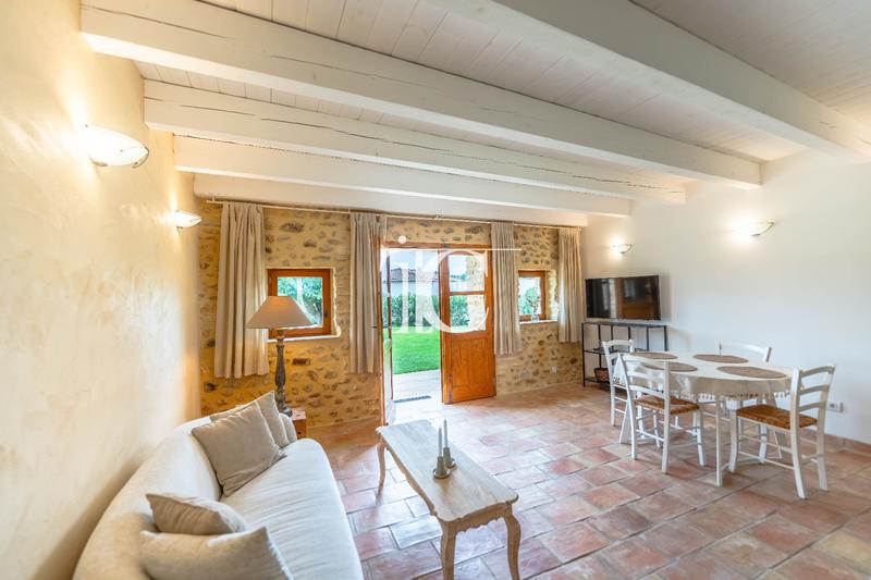 Maison - 537 m² - 12 pièces