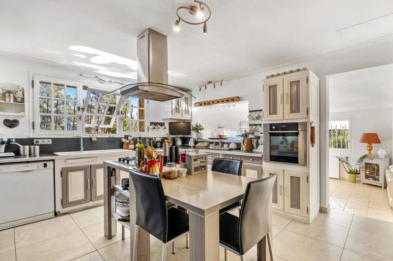 Mas - 262 m² - 7 pièces