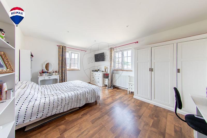 Maison - 306 m² - 6 pièces