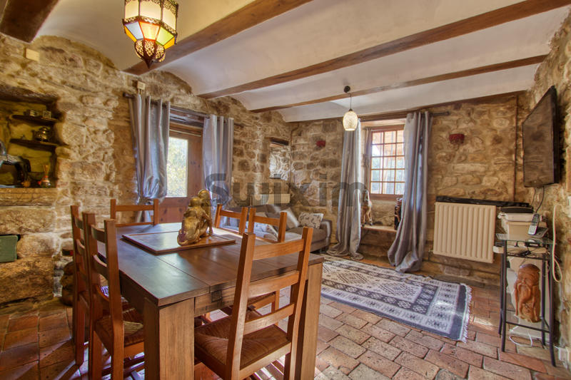 Mas - 270 m² - 13 pièces