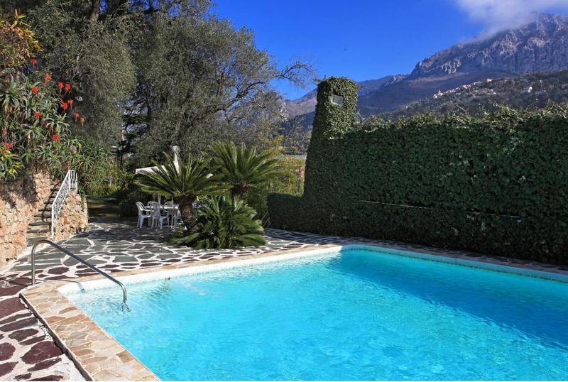 Propriété - 600 m² - 14 pièces