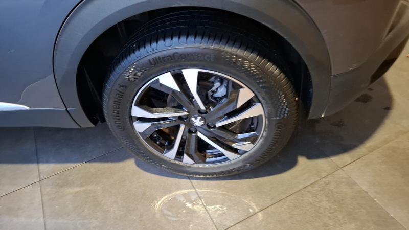 Peugeot 2008 II Bluehdi 130 s&amp;amp;S Eat8 Allure Pack