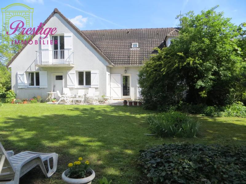 Maison - 166 m² - 7 pièces