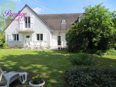 Maison - 166 m² - 7 pièces