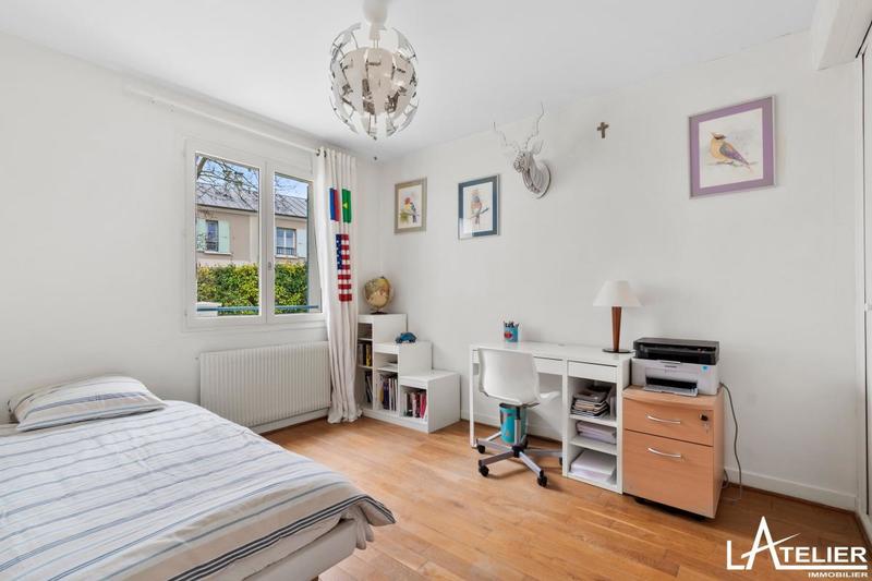 Maison - 215 m² - 8 pièces