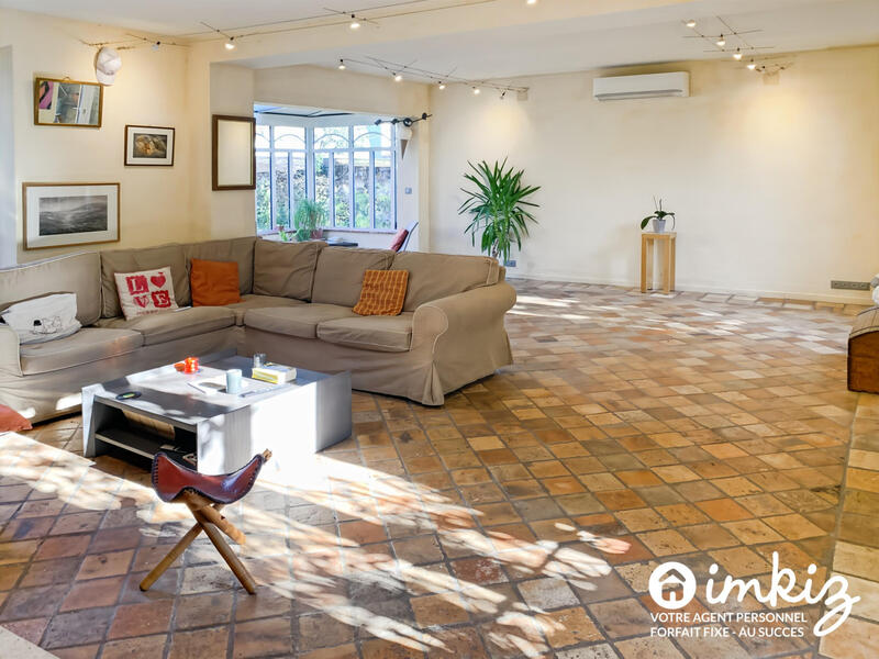 Maison - 210 m² - 7 pièces