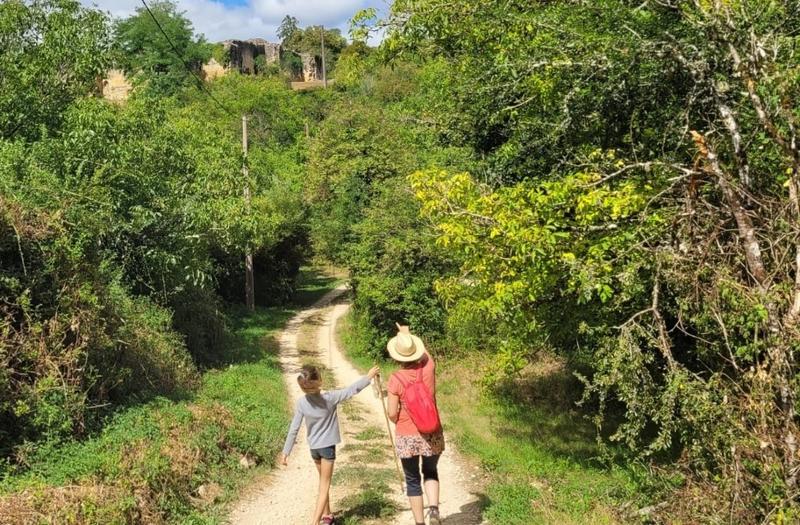 Randonnée à Molières, une bastide pas tout à fait comme les autres…