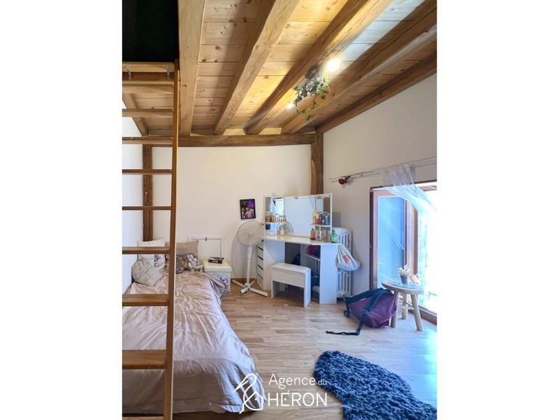 Maison - 177 m² - 9 pièces