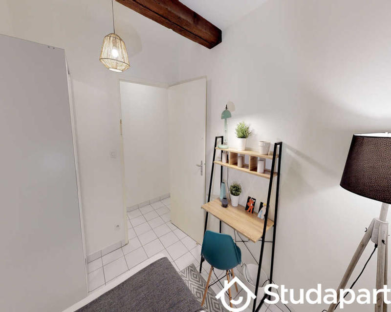 Chambre - 70 m² - 1 pièce