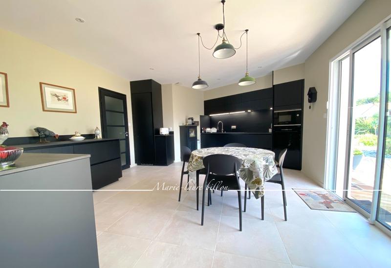 Maison - 273 m² - 7 pièces