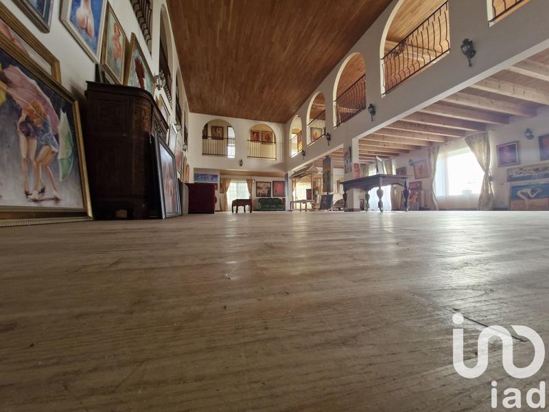 Maison - 560 m² - 10 pièces