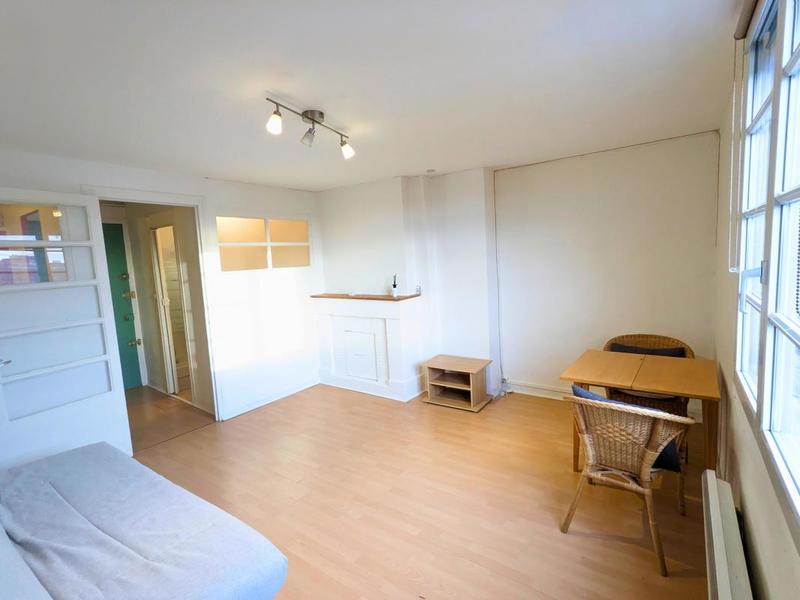Studio - 25 m² - 1 pièce
