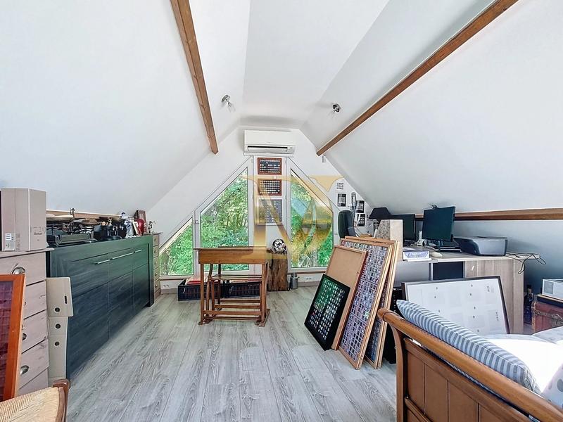 Maison - 227 m² - 10 pièces