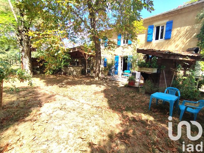 Maison - 235 m² - 8 pièces