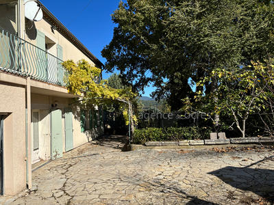 Maison - 174 m² - 9 pièces