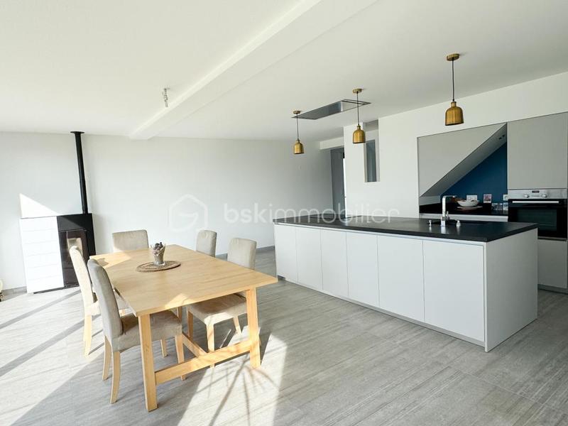 Maison - 140 m² - 5 pièces