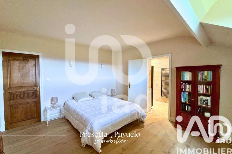 Maison - 279 m² - 9 pièces