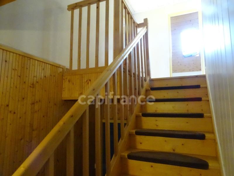 Maison - 222 m² - 8 pièces