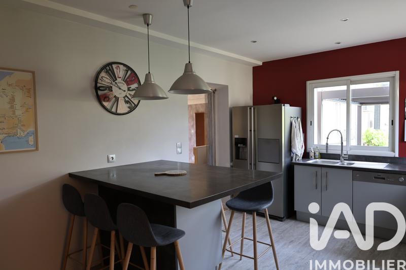 Maison - 220 m² - 9 pièces