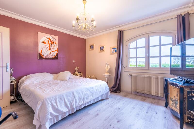 Maison - 268 m² - 6 pièces