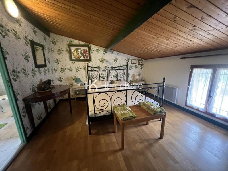 Maison - 350 m² - 10 pièces