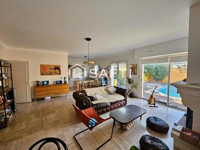 Maison - 140 m² - 5 pièces