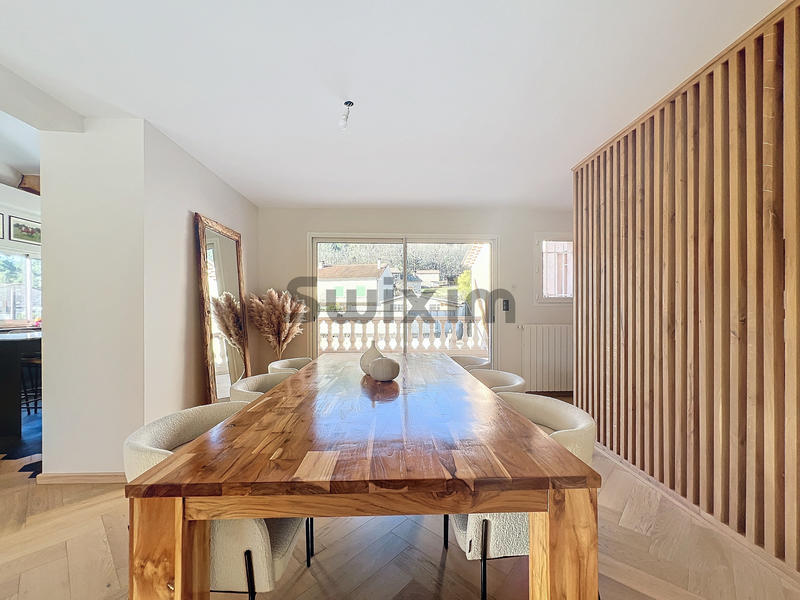 Villa - 196 m² - 7 pièces