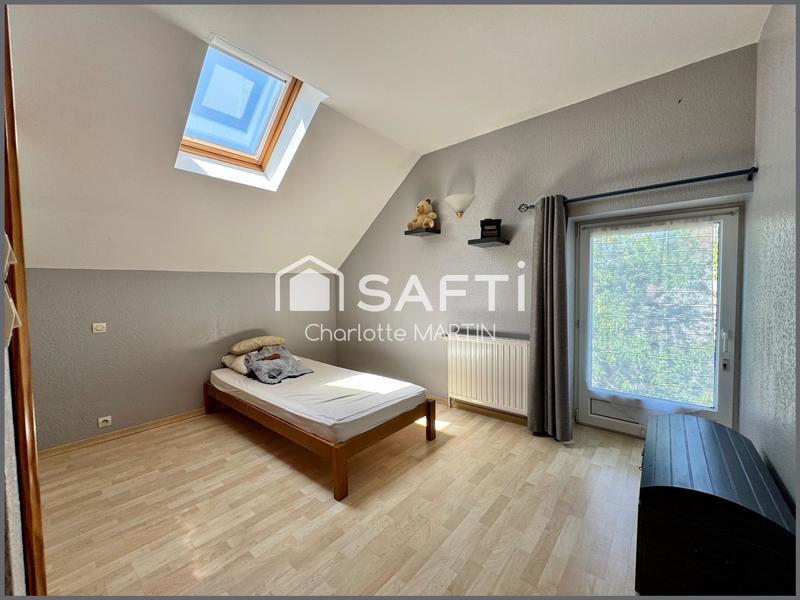 Maison - 220 m² - 10 pièces