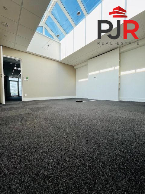 Bureau - 675 m²
